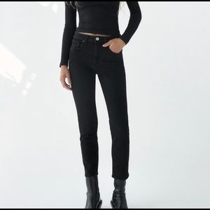 Zara Black Mom Jeans - US 4